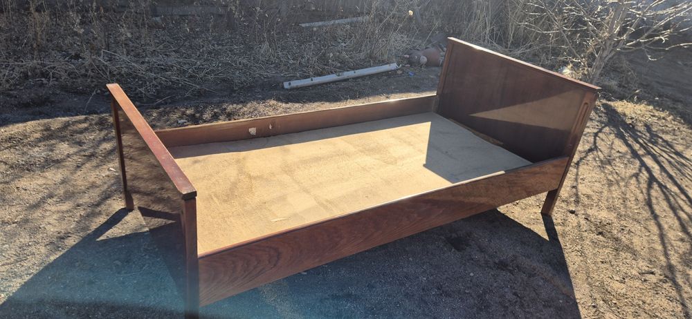 Кровать односпальная