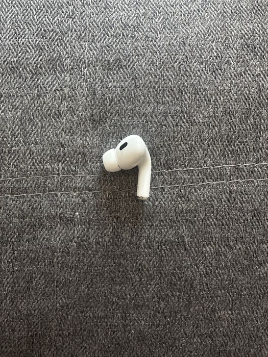 Правый наушник airpods pro 2