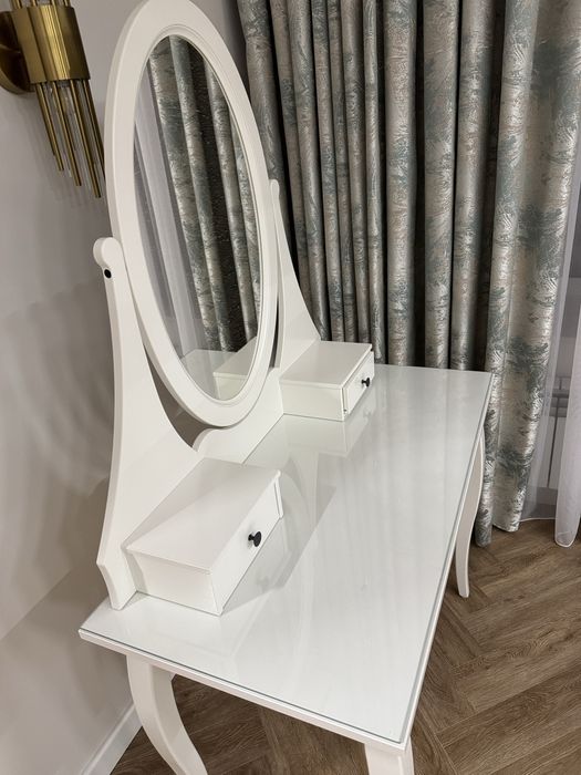 Туалетный столик с зеркалом IKEA, белый