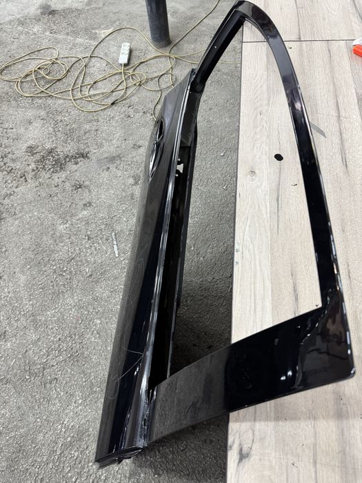 Onix o’ng orqa eshik rodnoy