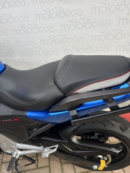 Motoideea vinde HONDA  NC750X DCT ABS 2017 Rate Garanție