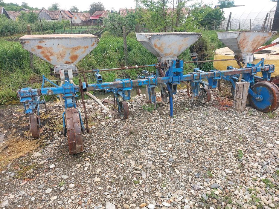 Vând utilaje agricole