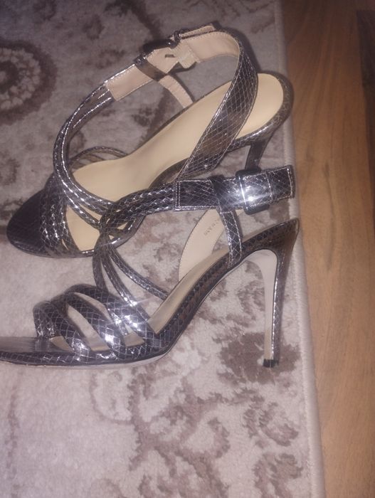 Sandale și pantofi Nr 39