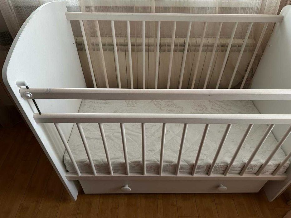 Продам детскую кроватку б/у