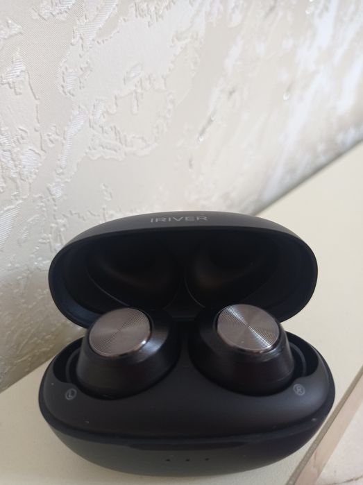Iriver naushnik  zaryad chdamkorligi 40  soat