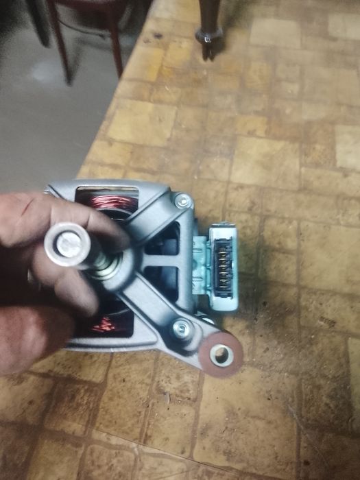 Електродвигател за пералня indesit