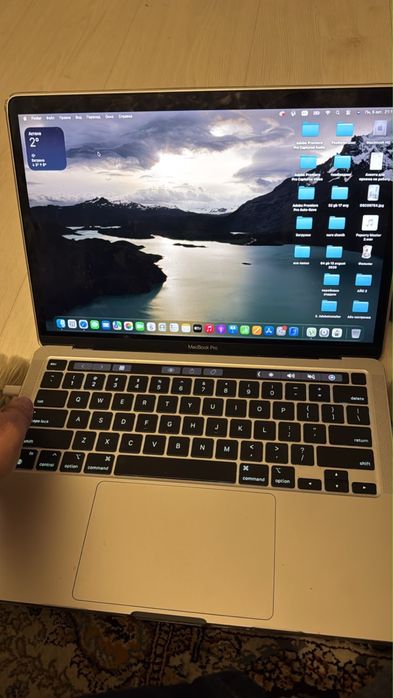 Macbook pro m2.