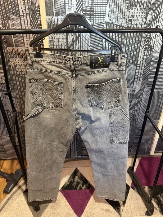 vand blugi louis vuitton