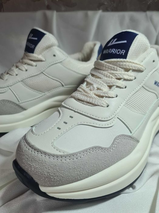 Утеплённые кросовки