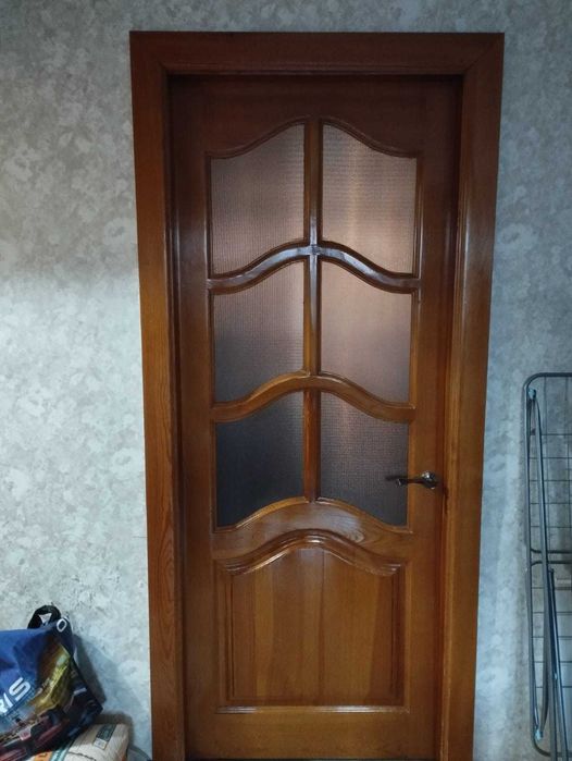 Деревянные межкомнатные двери Б/У