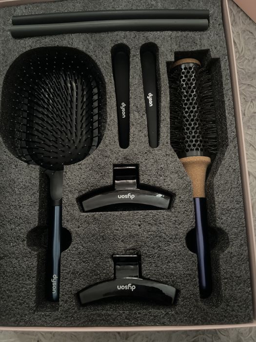 Дайсон с именем Nazerke