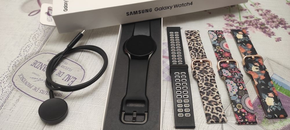 Смарт часовник Samsung Galaxy watch 4
