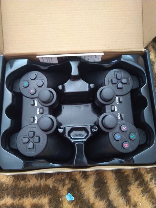 Продам игровую консоль