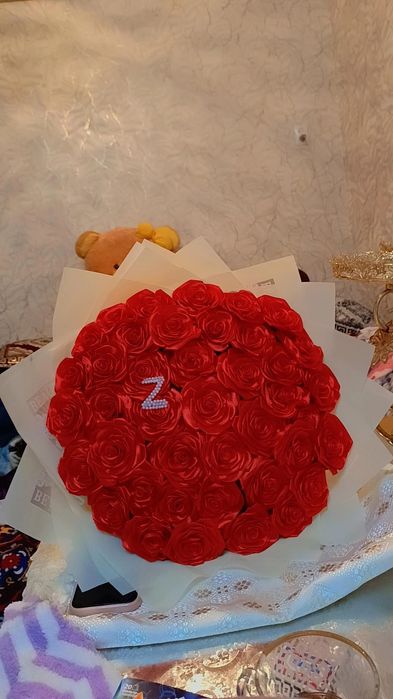 Gul sotiladi yasab ham beriladi