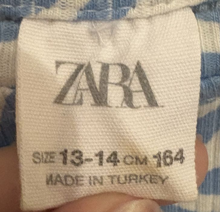 Лонгслив ZARA с волнистым принтом