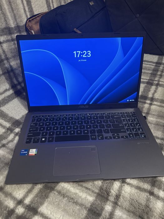 Laptop asus gri