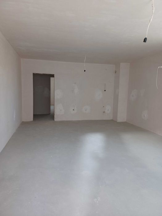 Тристаен апартамент, Център