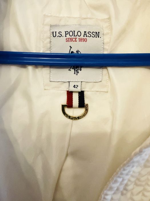 Белый пуховик U.S.Polo Assn., наполнитель пух-перо