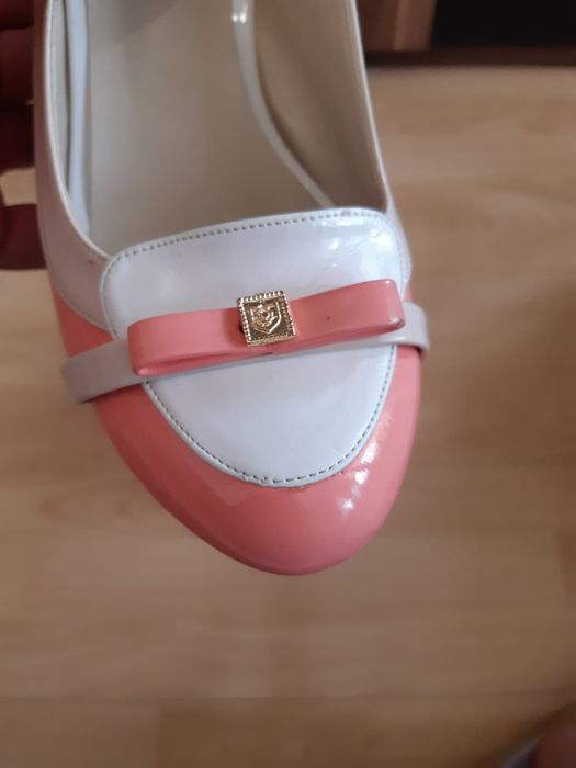 Красиви дамски обувки