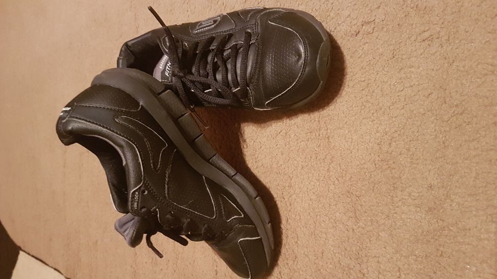 Vand pantofi sport de dama skechers