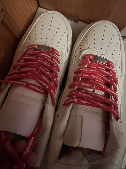 Nike Air Force 1 Low Supreme