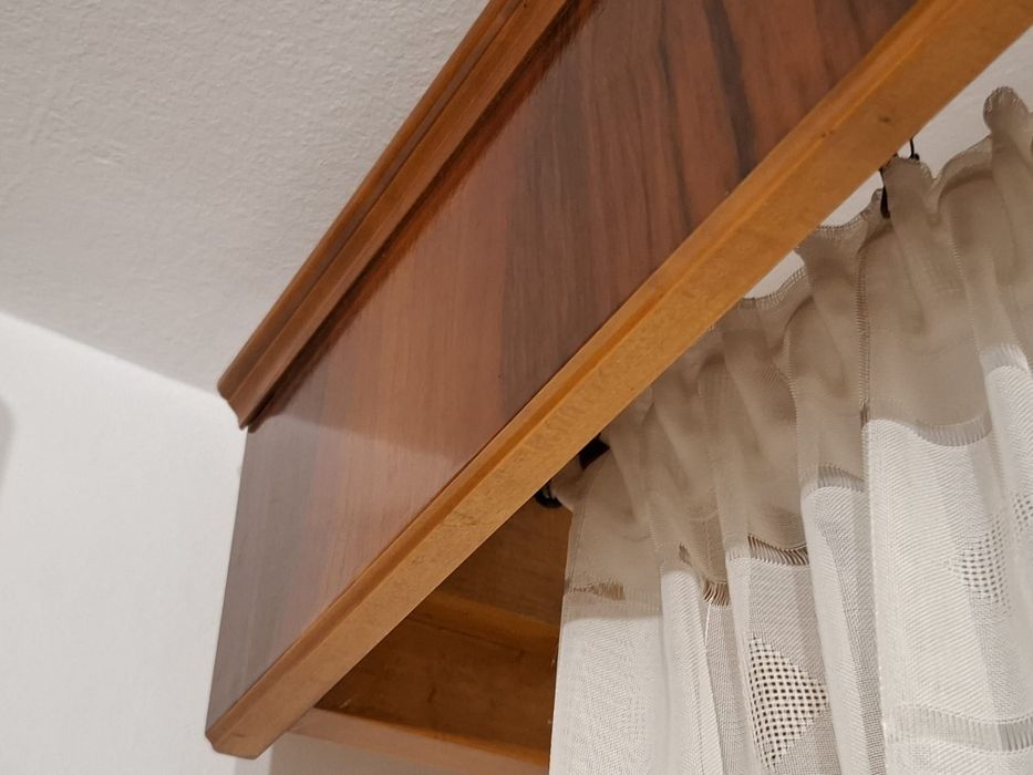 Galerie , furnir lemn masiv, specie cireș.