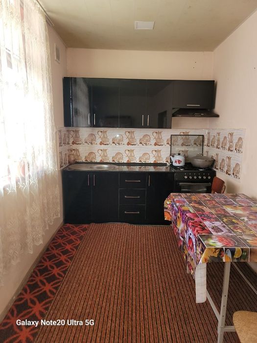 Uy sotiladi 8.5 sotix