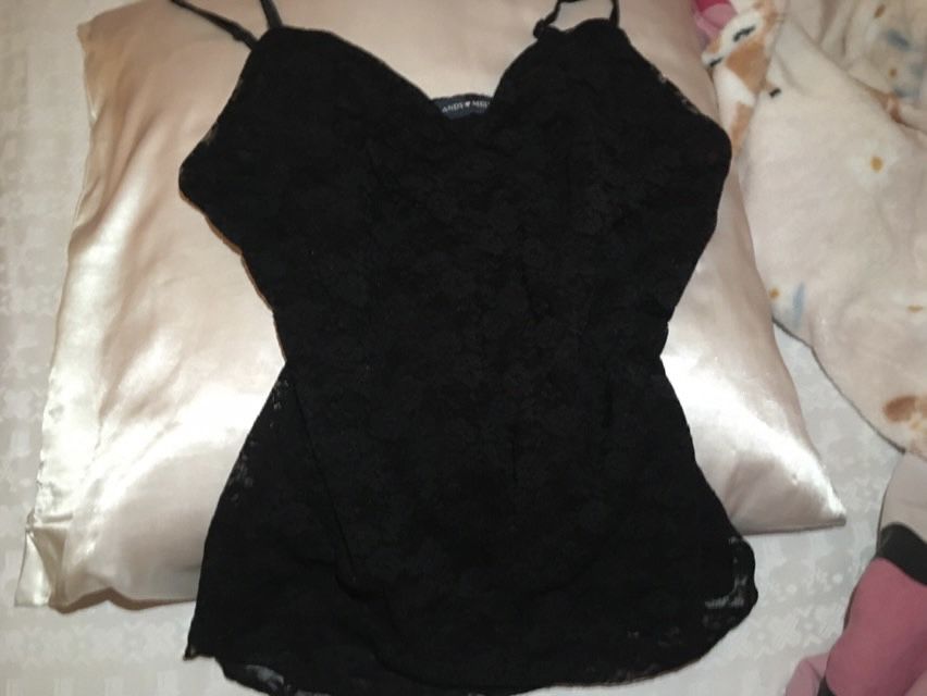 brandy melville блузи / потници