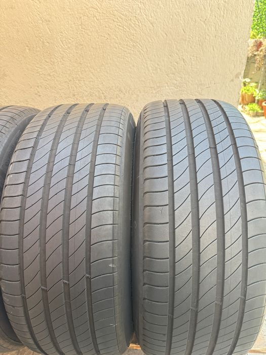 Автомобилни гуми 235 45 18 Mishelin