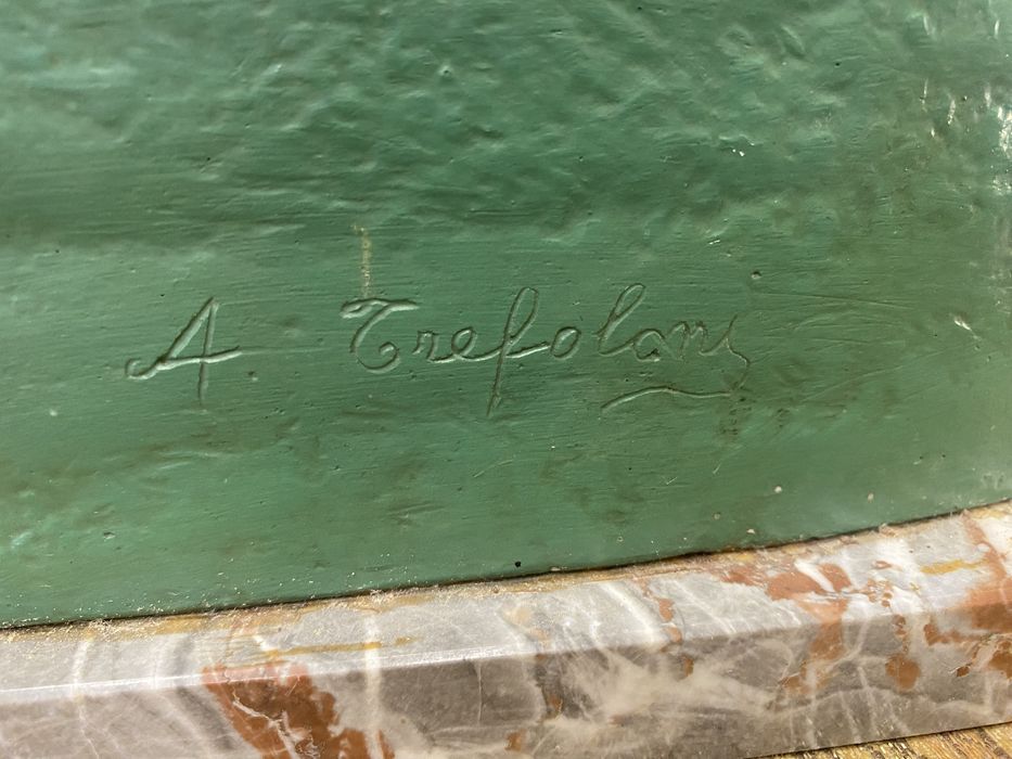 Френски порцеланов бюст исус