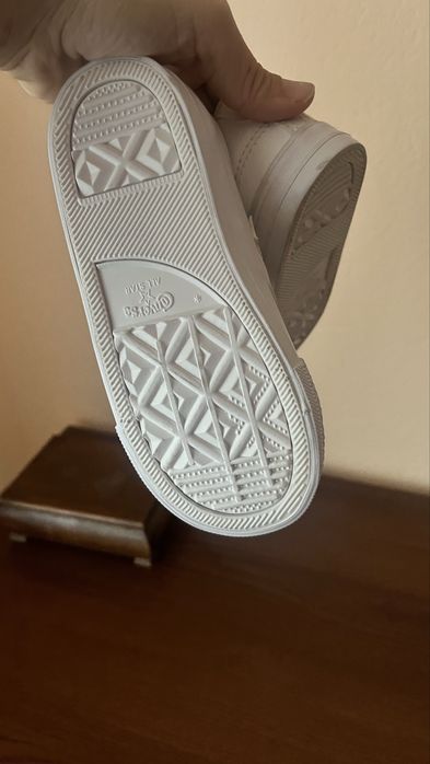 Детски кожени кецове с  лепенки  Converse All strars