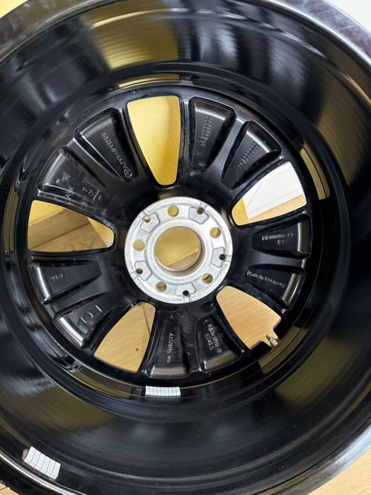 Original Mercedes EQS 19 cola