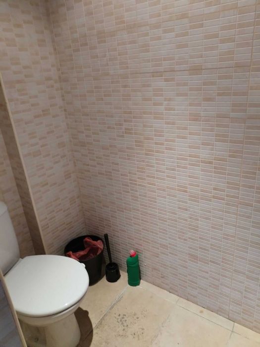 отдава под наем комплекс от промишлени сгради,