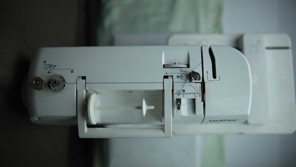 Masina de brodat Brother Innov-IS 90E, toate accesoriile incluse