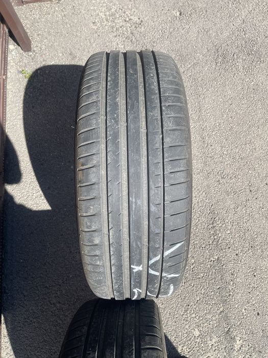 Продам резину 235/55/19