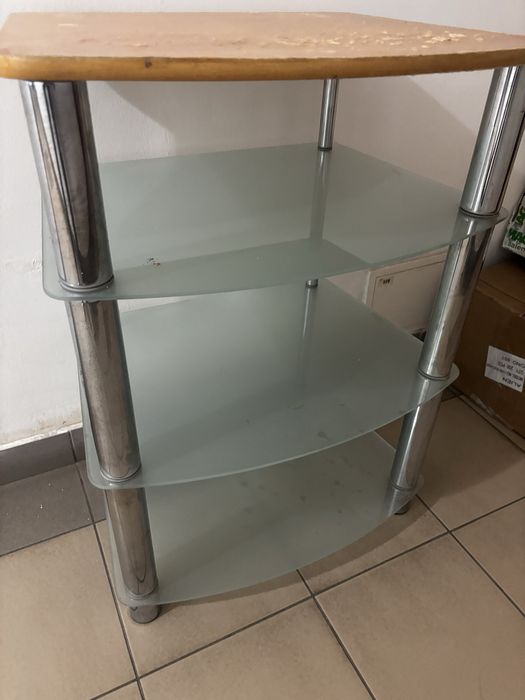 Masuta, raft de sticla si pal