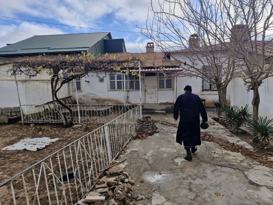 Termiz shahrida uy sotiladi Vagzal parlament taraf