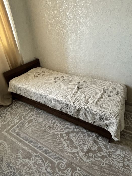 Кровать с матрасом