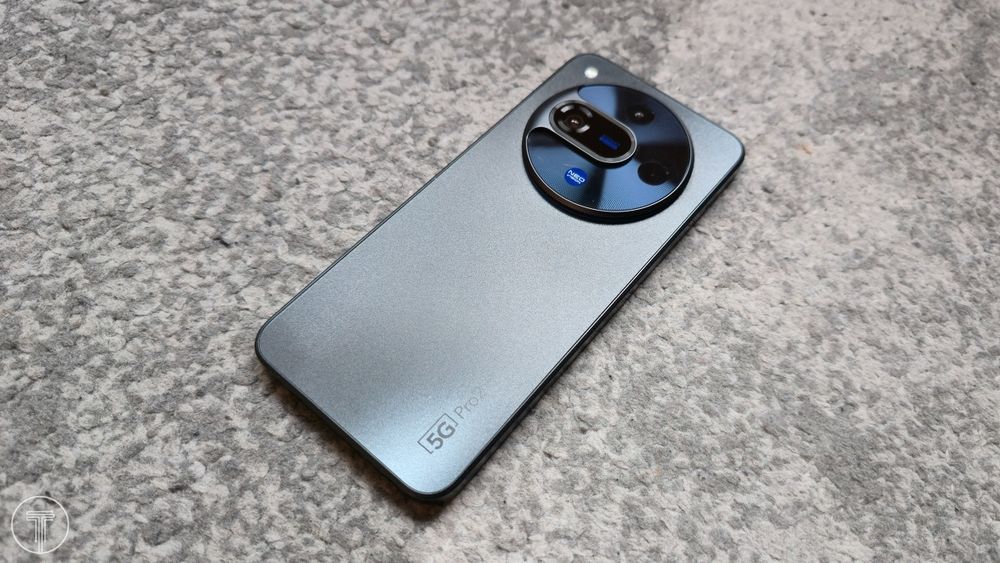 Нов телефон / Смартфон ZTE 5G PRO 2 / 256gb ,ram 8+12gb