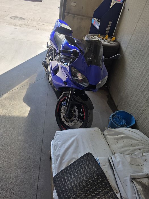 Vând Yamaha  YZF R6
