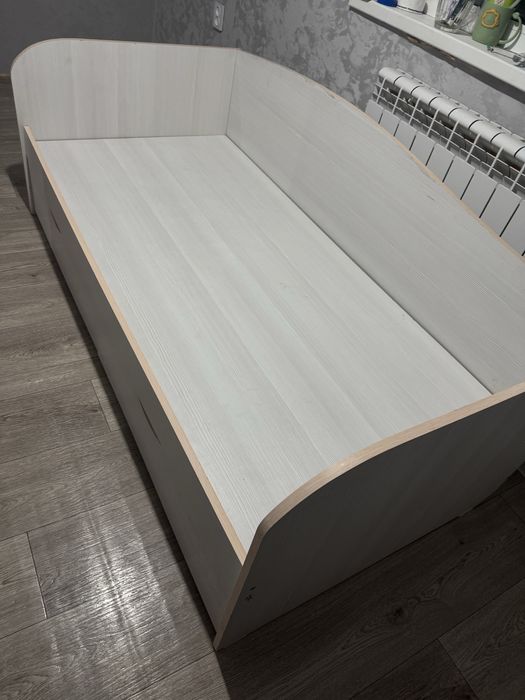 Кровать подрастковая