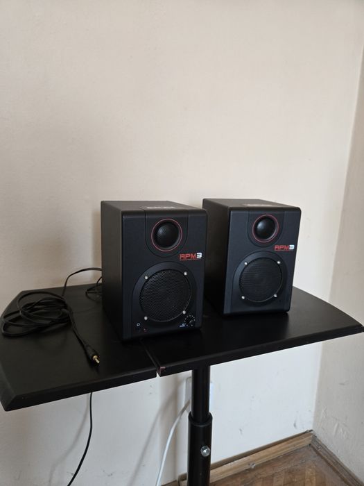 Monitoare studio active Akai RPM3 (Boxe cu interfață audio USB)