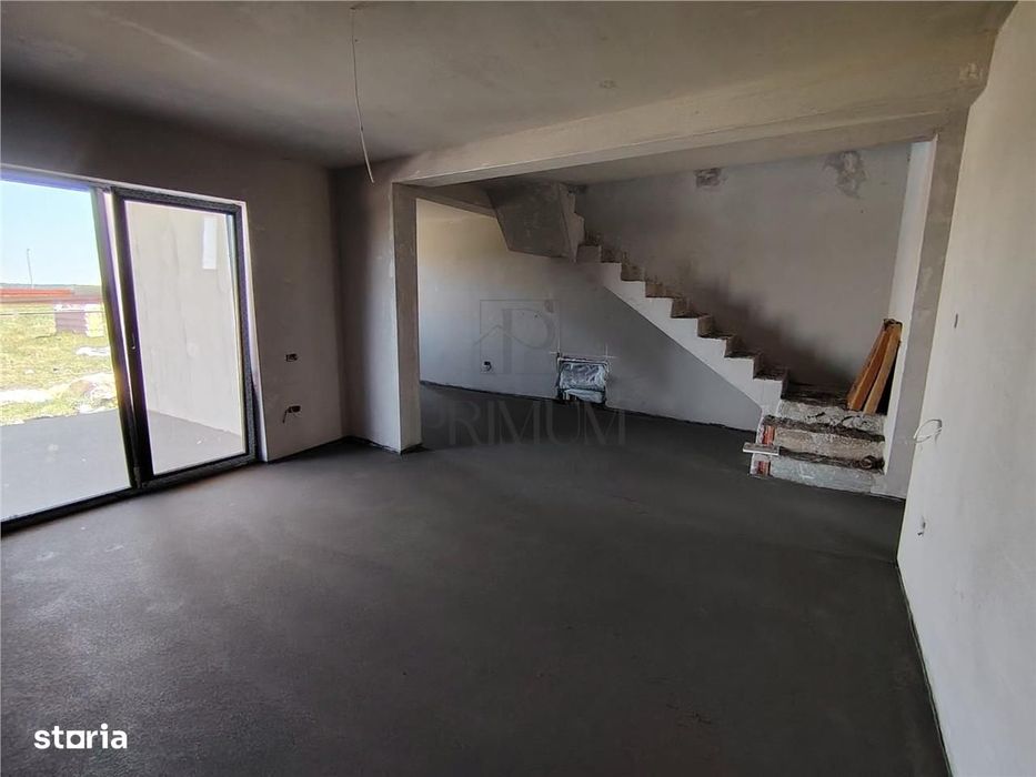 Duplex despartit prin C.T.- dormitor la parter - canalizare