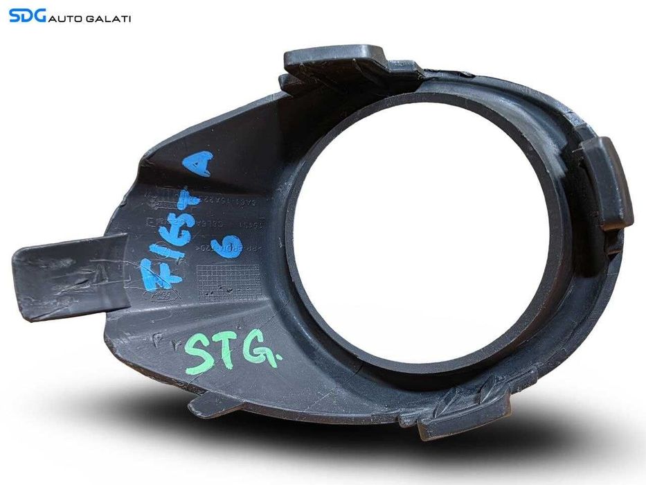 Rama Grila Ornament Proiector Ceata Stanga de pe Bara Spoiler Fata Ford Fiesta 6 2008 - 2018 Cod 8A61-15A223-A [N5075]