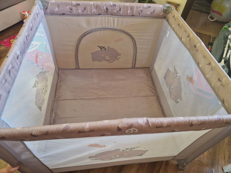 Продавам кошара Lorelli