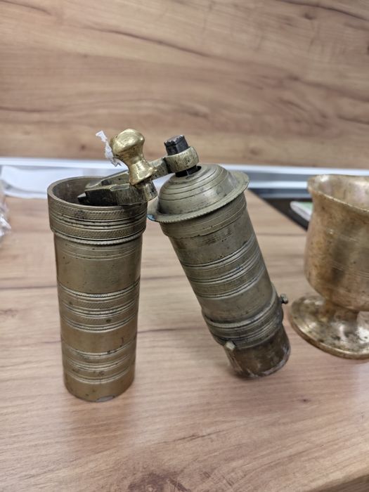 Ретро мелничка и хаванче за чесън