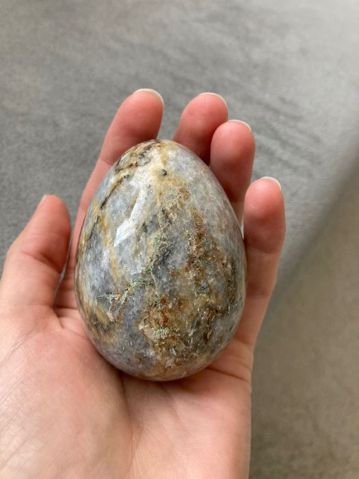 Яйца от естествени камъни