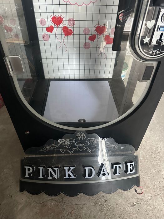 PINK DATE машина
