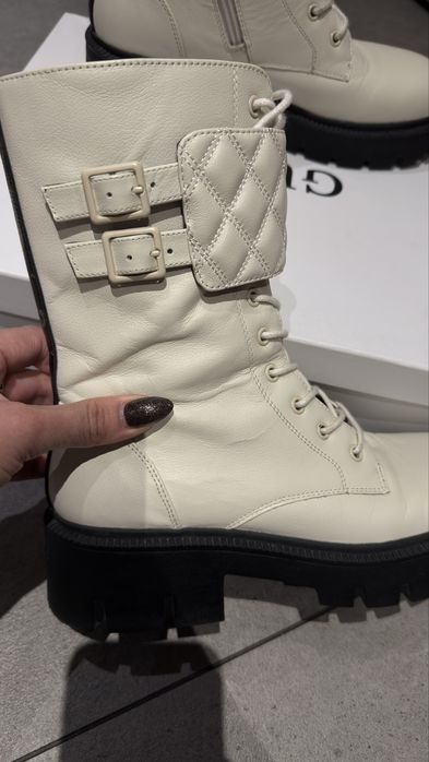 Боти от естествена кожа GUESS