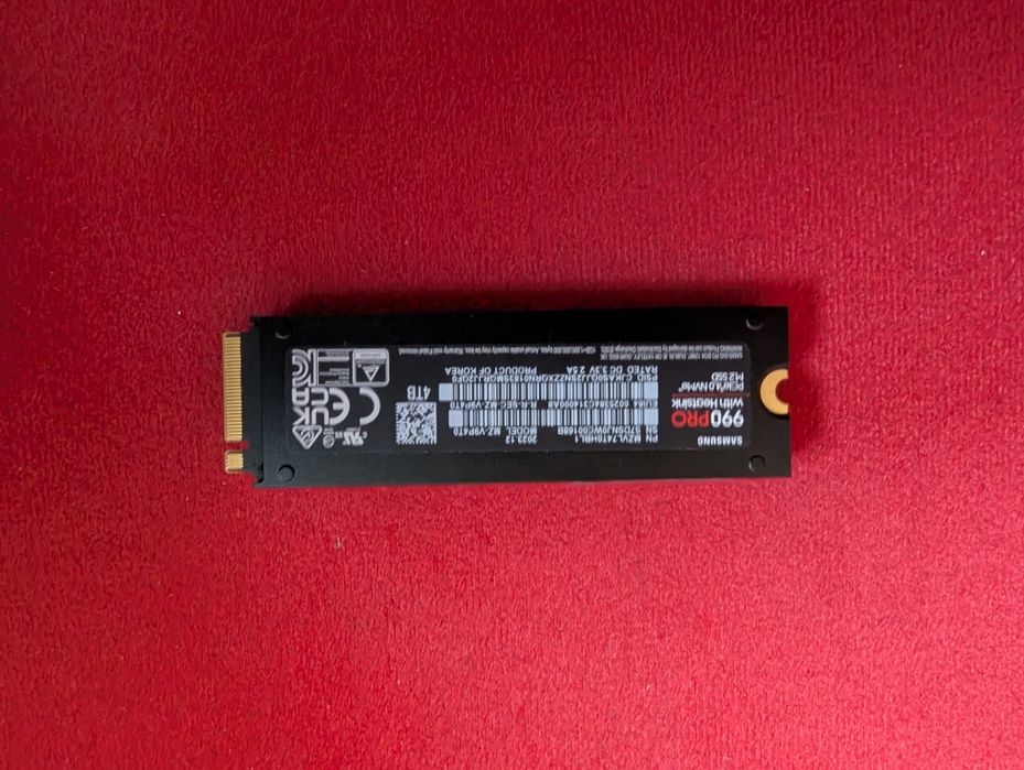 НОВ | Samsung 990 Pro with Heatsink 4TB | NVMe SSD диск Gen4 | и за PS5 ъпгрейд | масивен радиатор с RGB LED | DRAM кеш | скорост до 7450 MB/s